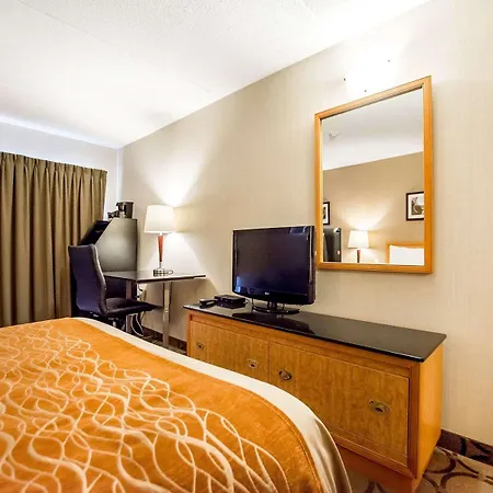 Comfort Inn Kirkland Lake Exterior photo