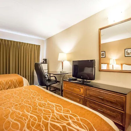 Comfort Inn Kirkland Lake Exterior photo