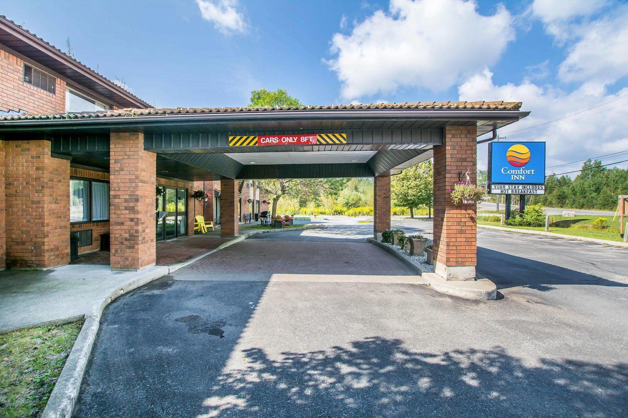 Hotel Comfort Kirkland 3*